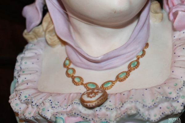 04-bust-meissen-diana-pantea9EC9C617-C608-C6D7-B6DE-D615C2105322.jpg