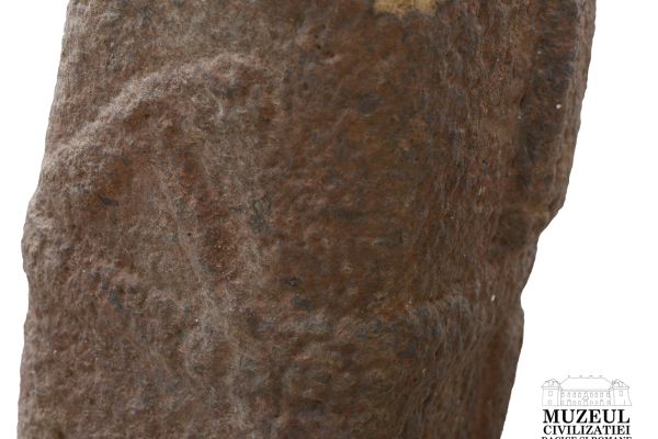 mcdr-menhir-foto4-detaliu27E3F424-EB7D-3EEB-9786-7D5A3FB054F6.jpg