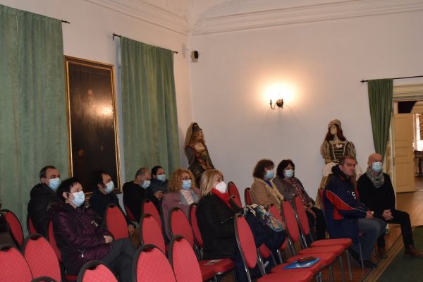 mcdr-expozitie-fluturi-cu-soare-de-christian-paraschiv-3241713AB-1EA8-62A6-CF85-C032366A7724.jpg