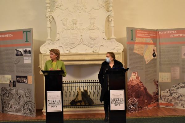 mcdr-expozitie-fluturi-cu-soare-de-christian-paraschiv-4A7E74475-75FE-E735-81BF-494FA6C0CEDE.jpg