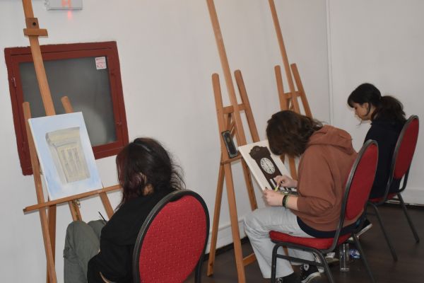 sursa-foto-eveniment-workshop-expozitie-stud-art-2023-5CDFF6CC8-D58E-6DA1-4F7E-EB2CD382B065.jpg