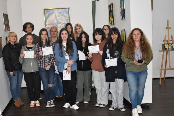 sursa-foto-eveniment-workshop-expozitie-stud-art-2023-7FE3B3030-FA7B-83C4-C1B5-DC80CFB6703F.jpg