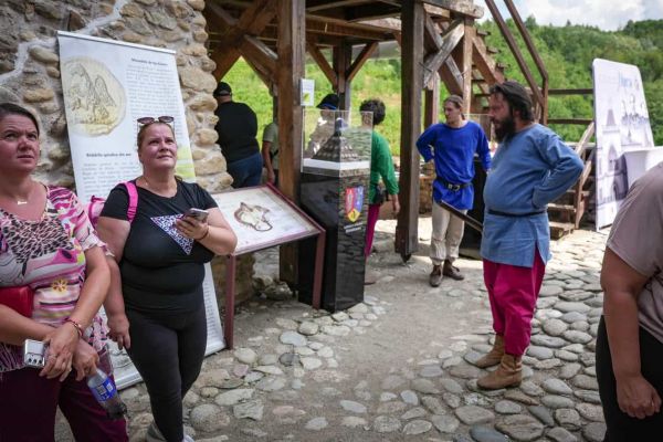 2026festivalcetatemalaiesti-19B794B96A-4A23-94AA-9A5A-8DEAC1B91A7F.jpg