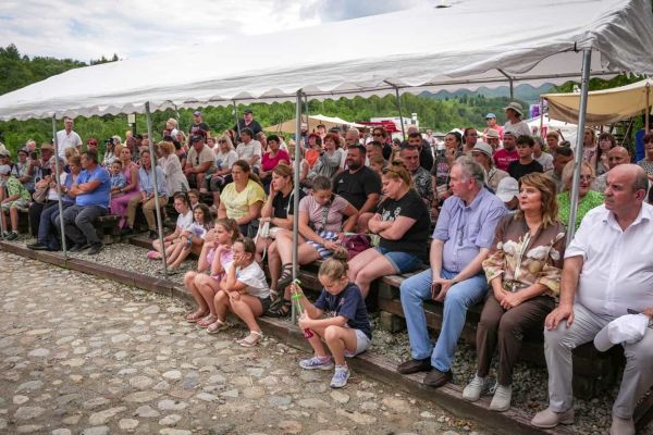 2026festivalcetatemalaiesti-278134FF4A-E6D6-C751-5E28-8112F91512F6.jpg