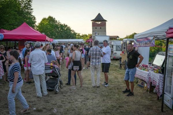 2026festivalcetatemalaiesti-5752026D85-972B-F899-82C1-1E636DCEBCC7.jpg